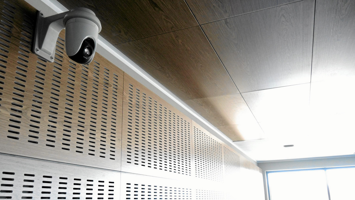 W miejskich przedszkolach w Olsztynie instalowany jest system kamer połączony z centrum monitoringu miejskiego. Monitoring ma zapewnić bezpieczeństwo dzieciom i zapobiegać niszczeniu przedszkolnych placów zabaw - podała rzeczniczka urzędu miasta Aneta Szpaderska.
