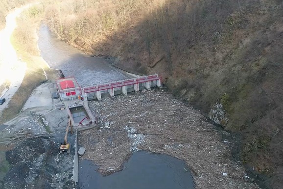 Bujične vode donele TONE OTPADA na ovu našu reku, ekološka bomba pretila da eksplodira, pokrenula opsežna akcija