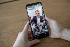 Mentzen śmieje się z Telusa. 'Twój stary na TikToku'