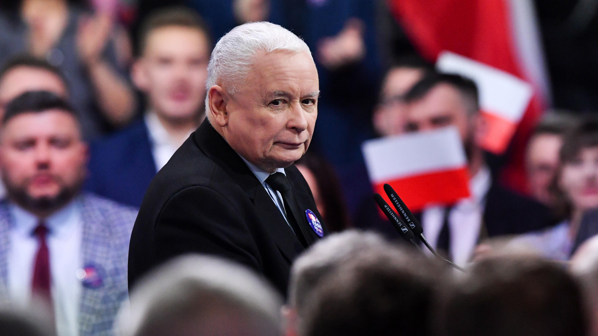 Kaczyński rozważa zaskakującą decyzję. "Ludzie Morawieckiego mogą spróbować przejąć PiS"