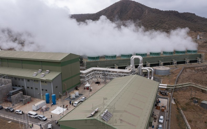 President Uhuru Kenyatta commissioned KenGen's Olkaria V and Olkaria I Additional Unit 6 (Olkaria I AU6) geothermal power stations in Naivasha