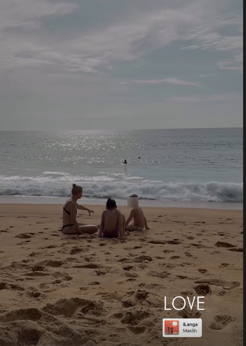 Nataša Bekvalac sa sestrom na Tajlandu