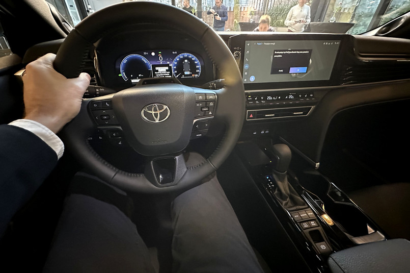 Nowa Toyota Camry