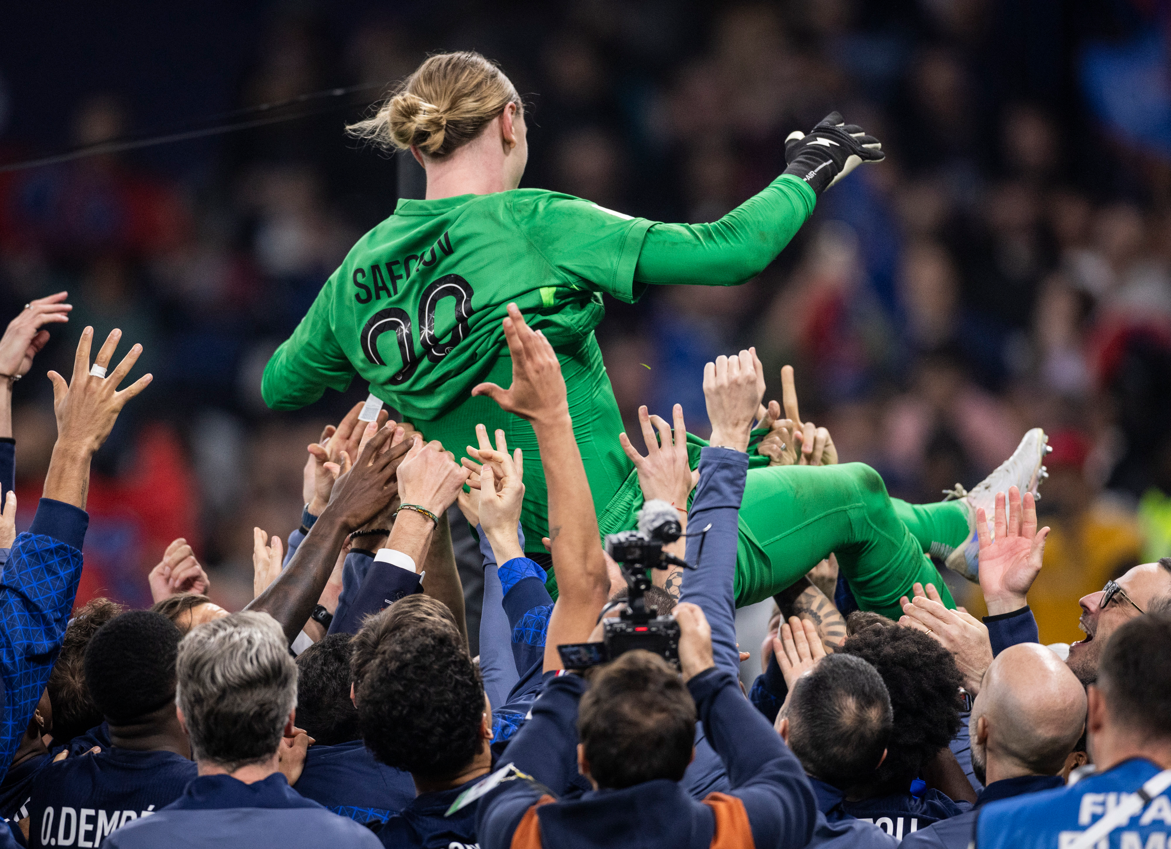 Après sa soirée héroïque : Safonov se fracture la main au PSG