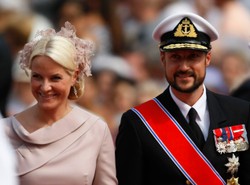 Dym w samolocie. Książę w niebezpieczeństwie