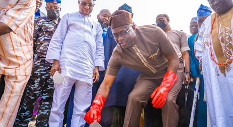Oyo Govt begins construction of N8.27bn Independent Power supply. [PM News]