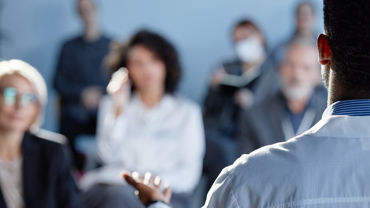 Harvardský lekár odhaľuje: Ako niektorí pacienti s rakovinou 4. štádia porážajú chorobu.