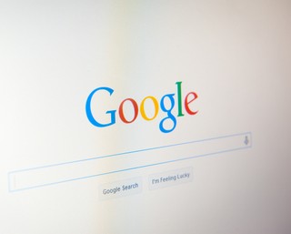 Spór o prawa autorskie: Czy Google powinien płacić wydawcom za treści?