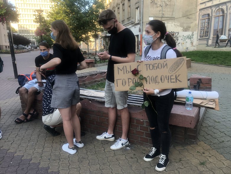 Manifestacja Białorusinów w pasażu Schillera 