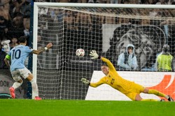 Liga Europy: Bułka się nie popisał. Wpuścił cztery gole