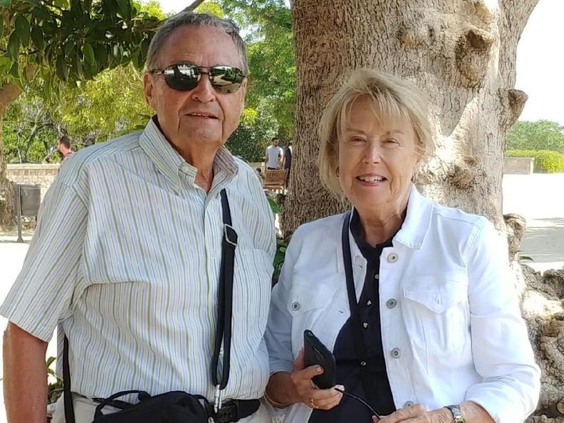 Una pareja de 80 años se quedó atrapada en México y se quedó sin medicamentos para el corazón después de que su viaje fuera cancelado dos veces