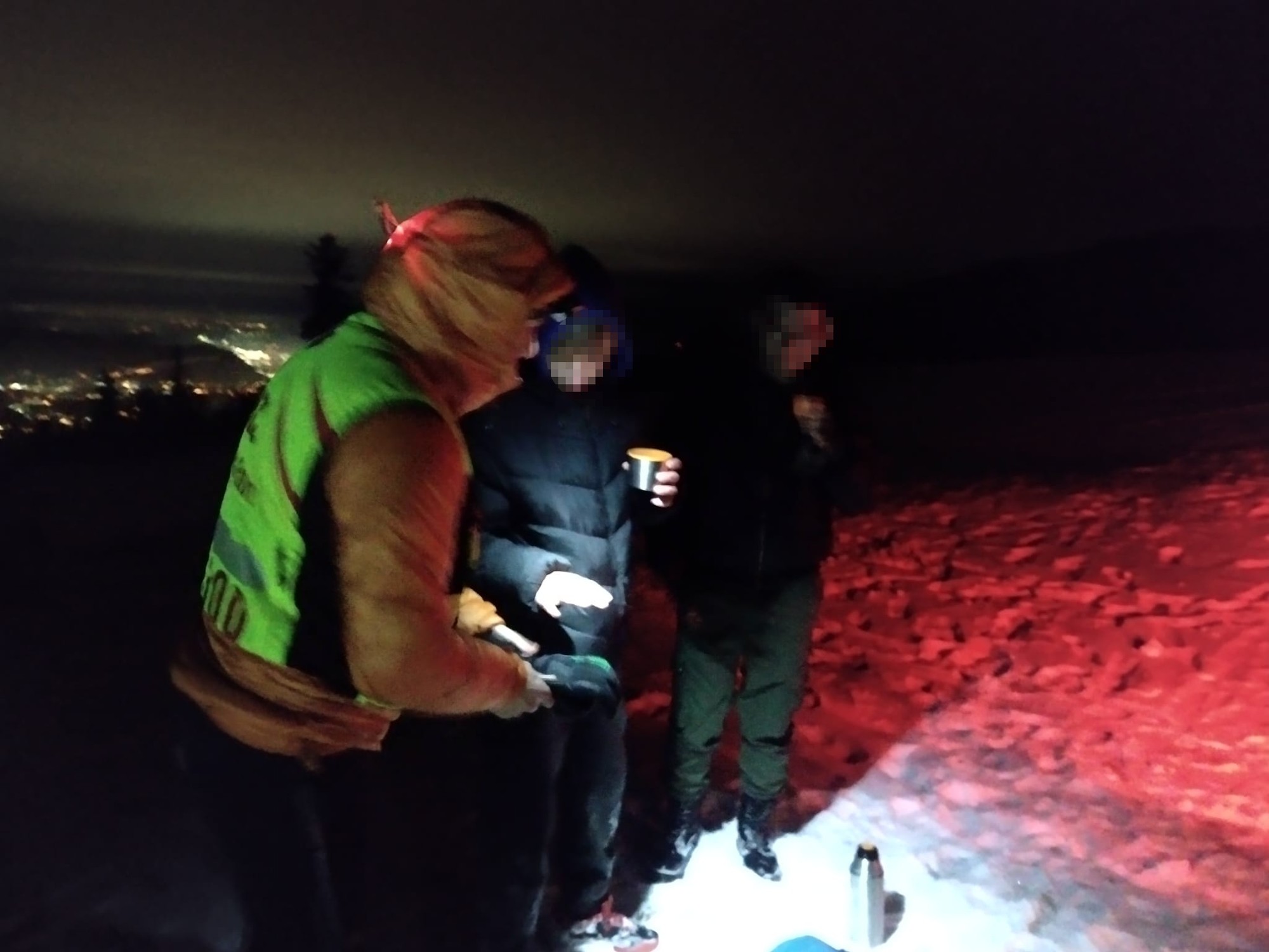 Horskí záchranári pomáhali dvom 15-ročným turistom v oblasti Panského dielu.