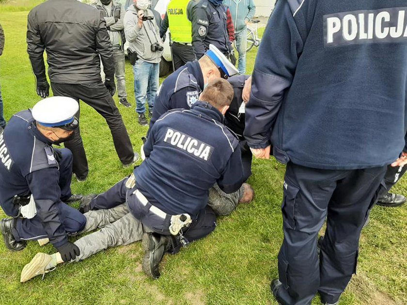 Protest w Bobrownikach. Ludzie bili się z policją. Zatrzymane dwie osob