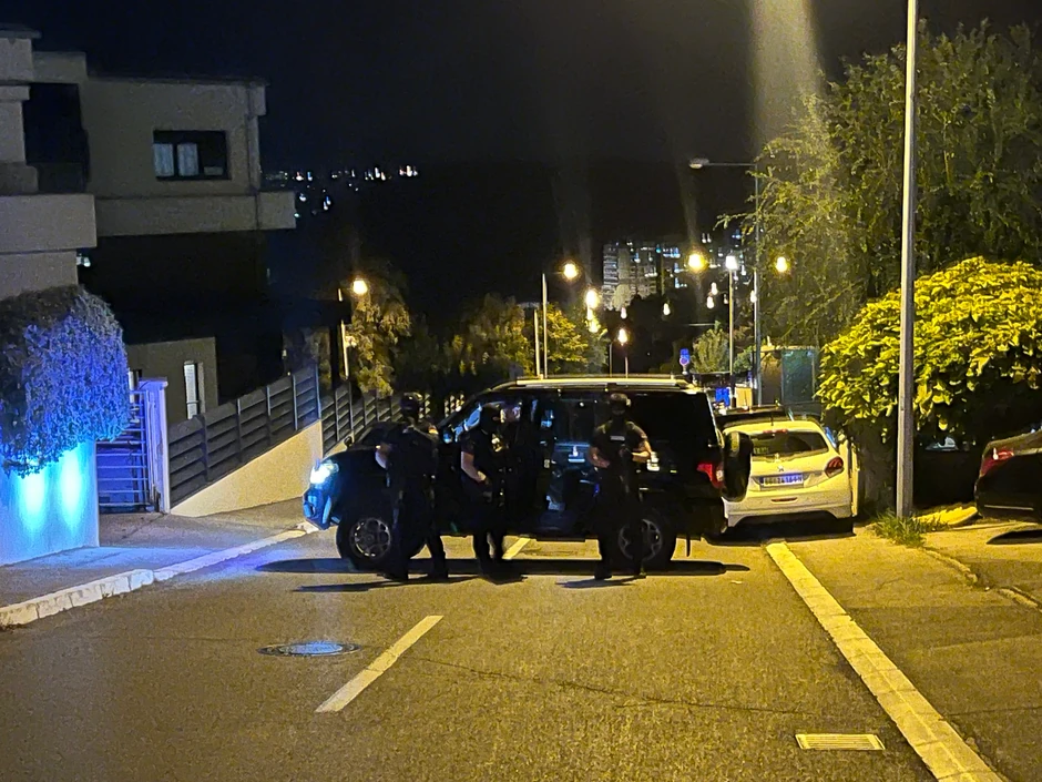 Policija u Ulici Slavka Ćuruvije