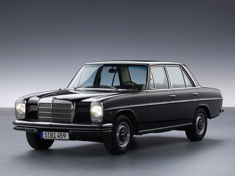 Mercedes-Benz E: historia gwiazdy klasy średniej wyższej (250 fotografii)