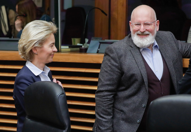 Szefowa KE Ursula von der Leyen i Frans Timmermans