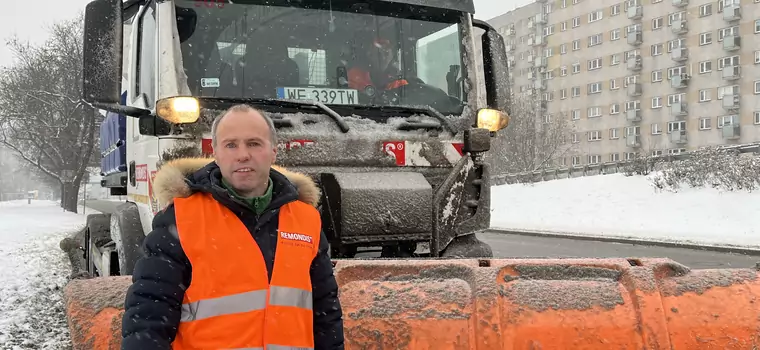 Godzina na wyjazd i rozpoczęcie pracy. Jeździłem z kierowcą pługa