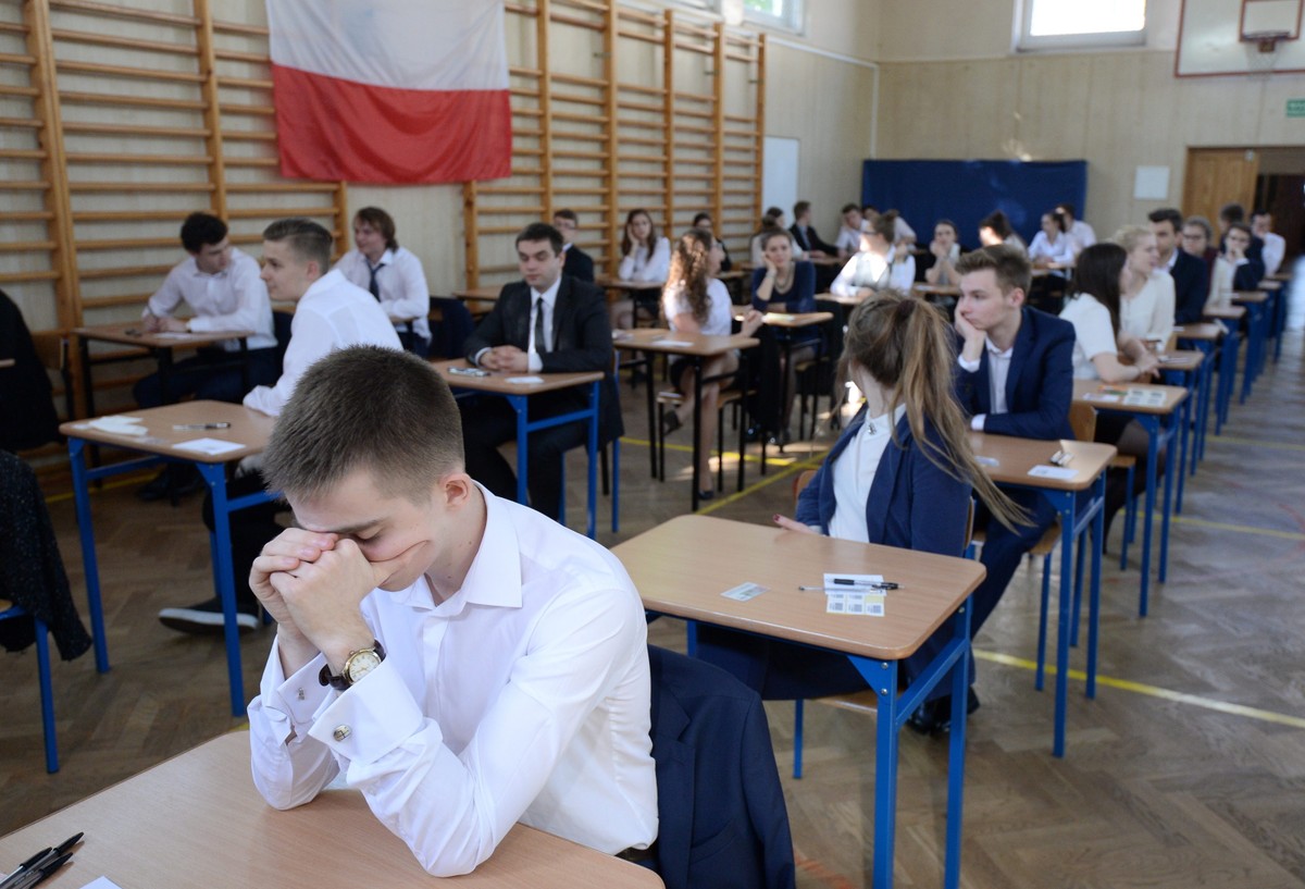 Egzamin rozpoczął się po godzinie 9. Trwał 170 minut.