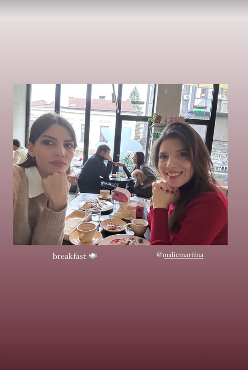 Ivana Malić sa rođenom sestrom