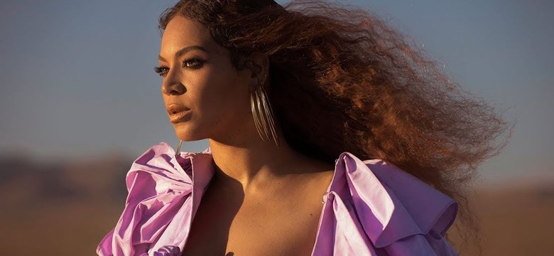 Beyonce w Arizonie udającej Afrykę. Jest TELEDYSK do singla "Spirit" promującego nowego "Króla Lwa"