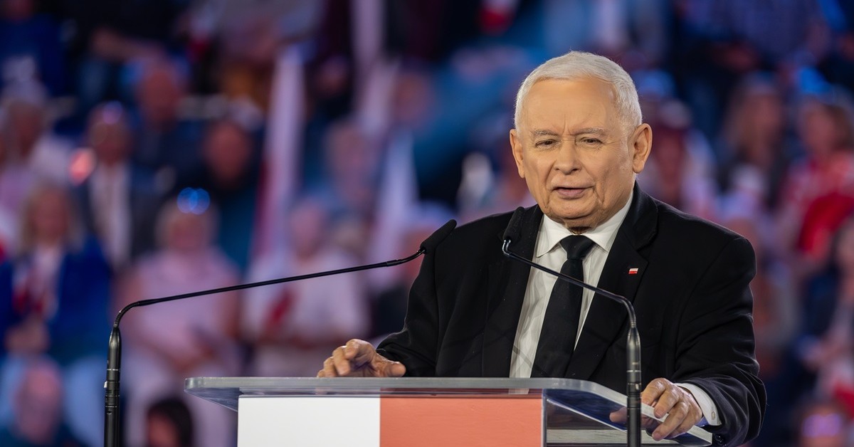 Jarosław Kaczyński o katastrofie smoleńskiej: „To straszliwa zbrodnia wymierzona w Lecha Kaczyńskiego”