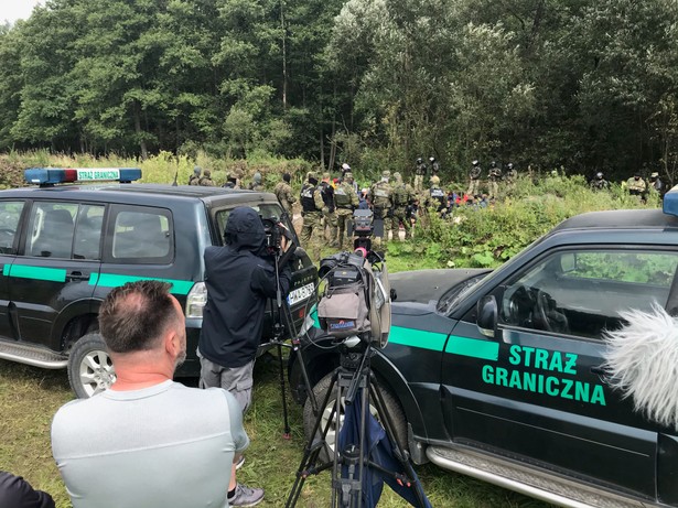 Straż graniczna w pobliżu miejscowości Usnarz Górny k. Krynek