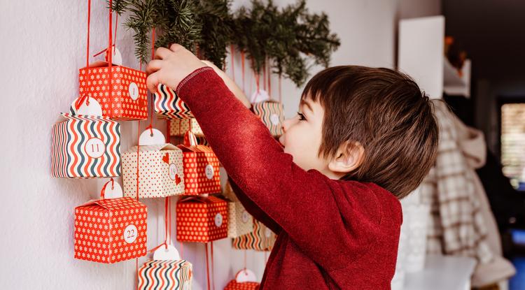 Adventi kalendárium készítése lépésről-lépésre. Fotó: Getty Images