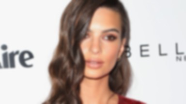 Emily Ratajkowski topless. Modelka chwali się idealnym ciałem