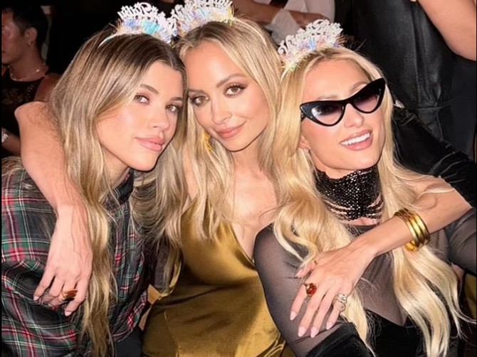 Paris Hilton na rođendanu Nikol Riči