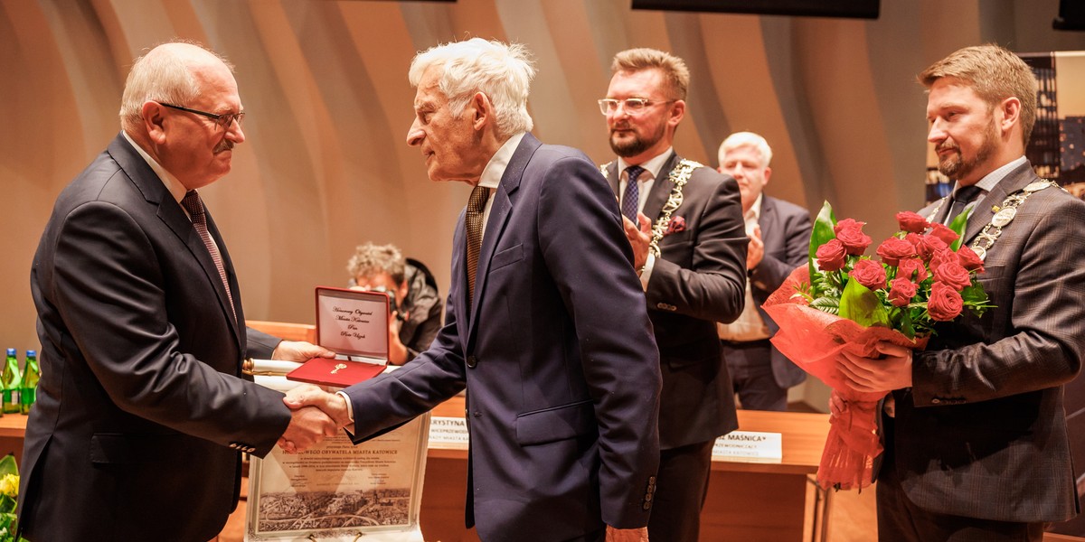 Piotr Uszok (66l.) Honorowym Obywatelem Katowic. Mowę laudacyjna wygłosił prof. Jerzy Buzek. 