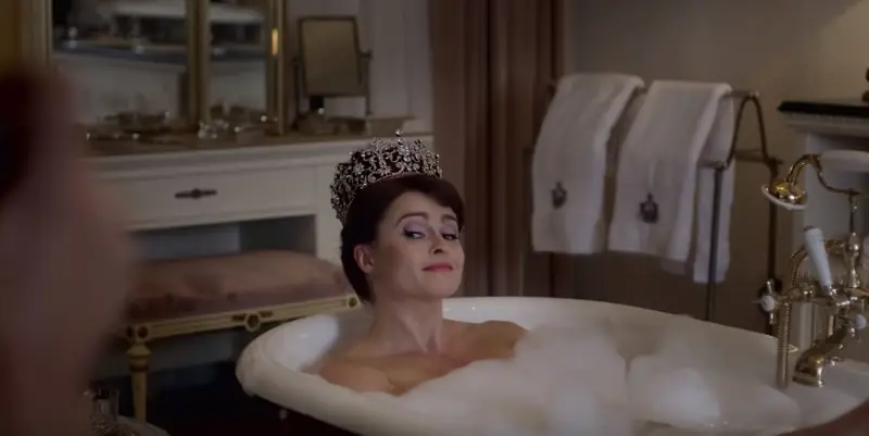 Helena Bonham Carter jako księżcznika Małgorzata w &quot;The Crown&quot; / Materiały prasowe