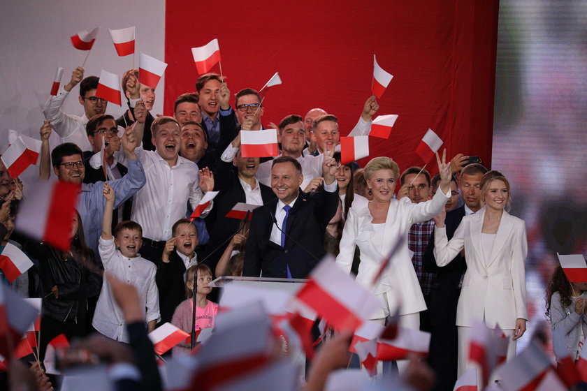 Sztab Andrzeja Dudy świętuje zwycięstwo