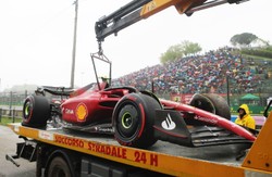 Włoscy kibice rozczarowani podwójnym pechem Ferrari na Imoli