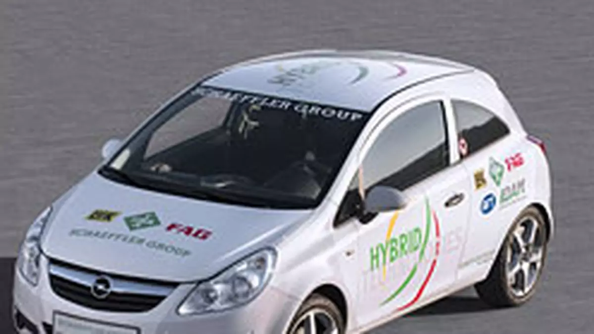 Schaeffler Hybrid: Corsa z trzema silnikami elektrycznymi