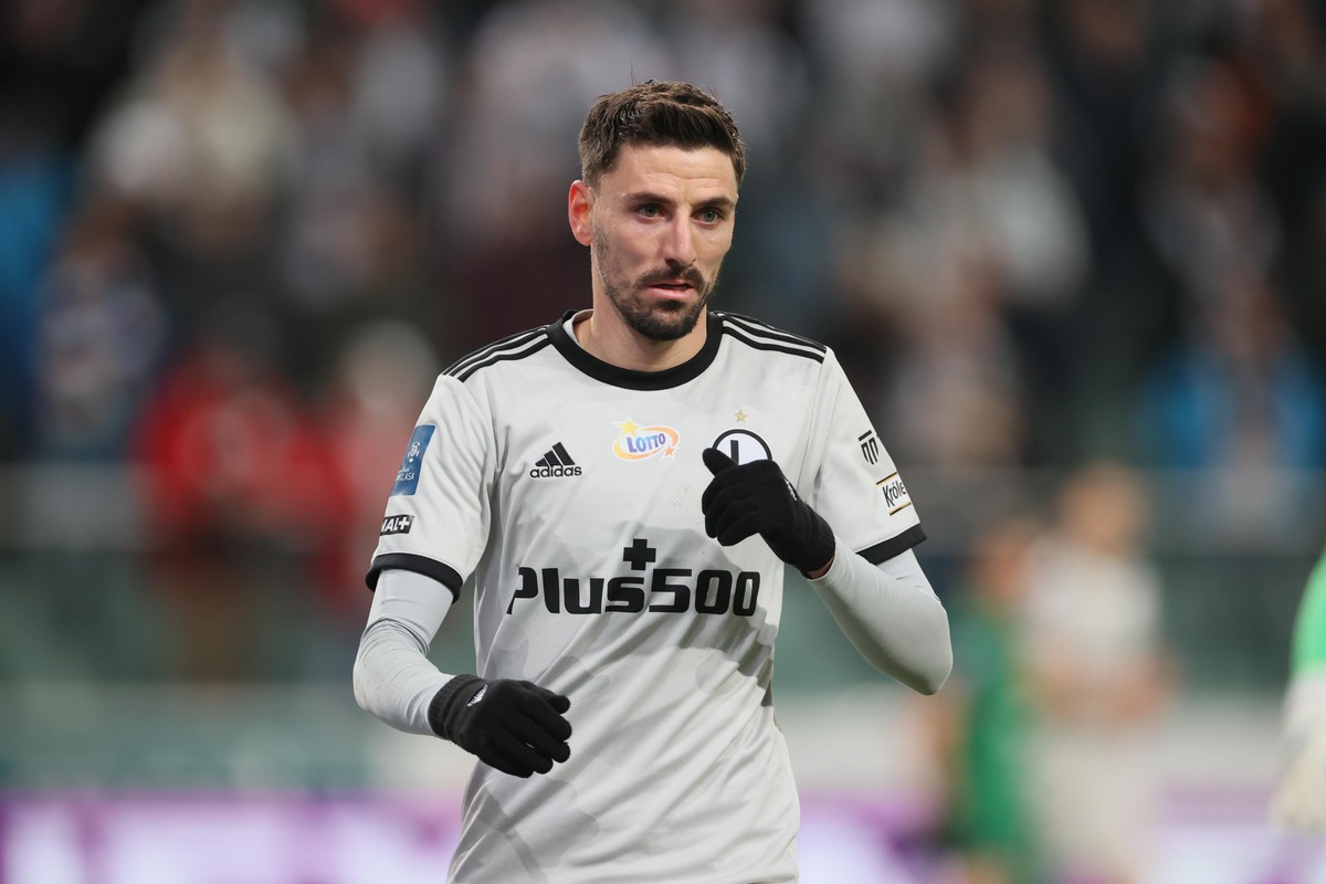 Piłkarz Legii Warszawa Filip Mladenović