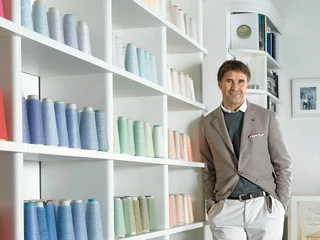 Brunello Cucinelli jest najważniejszym aktywem swojej marki. Częściej niż o modzie opowiada o ideałach stojących za jej funkcjonowaniem