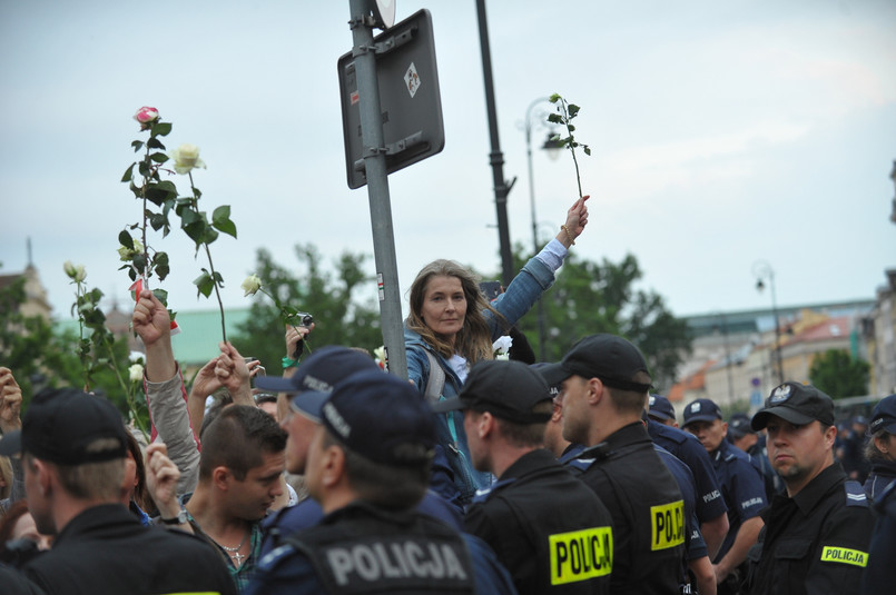 Obywatele RP podczas miesięcznicy 10 czerwca