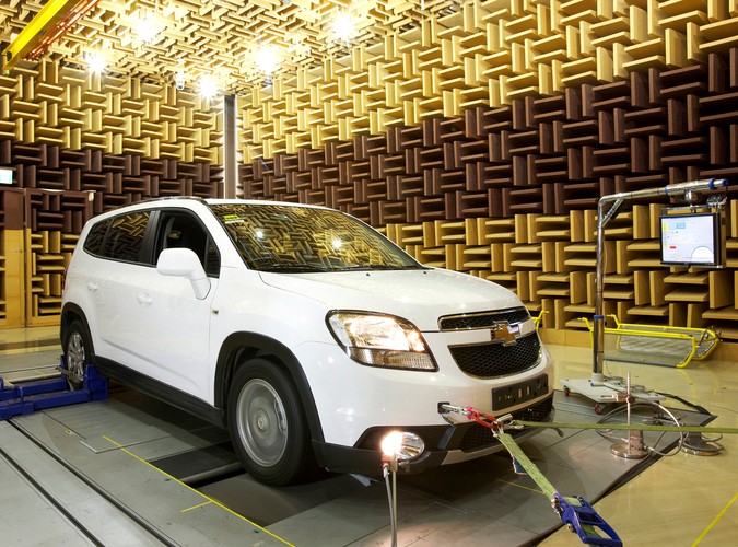 Pierwszy europejski model Chevroleta wśród vanów już wkrótce zadebiutuje na polskim rynku. Od początku przyszłego roku będzie można składać zamówienia u dilerów na Orlando. W salonach pojawi się on najpóźniej w marcu 2011 roku