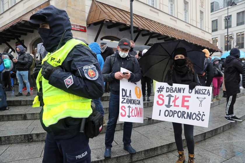 Koronawirus: siłownia z Krakowa zamienia się w Kościół, by obejść obostrzenia