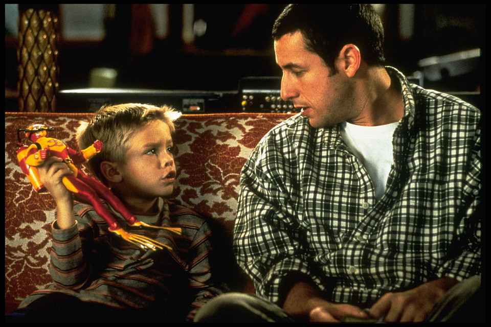Cole Sprouse i Adam Sandler (1999)