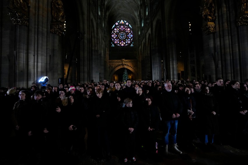 Služba za žrtve masovne pucnjave u Pragu