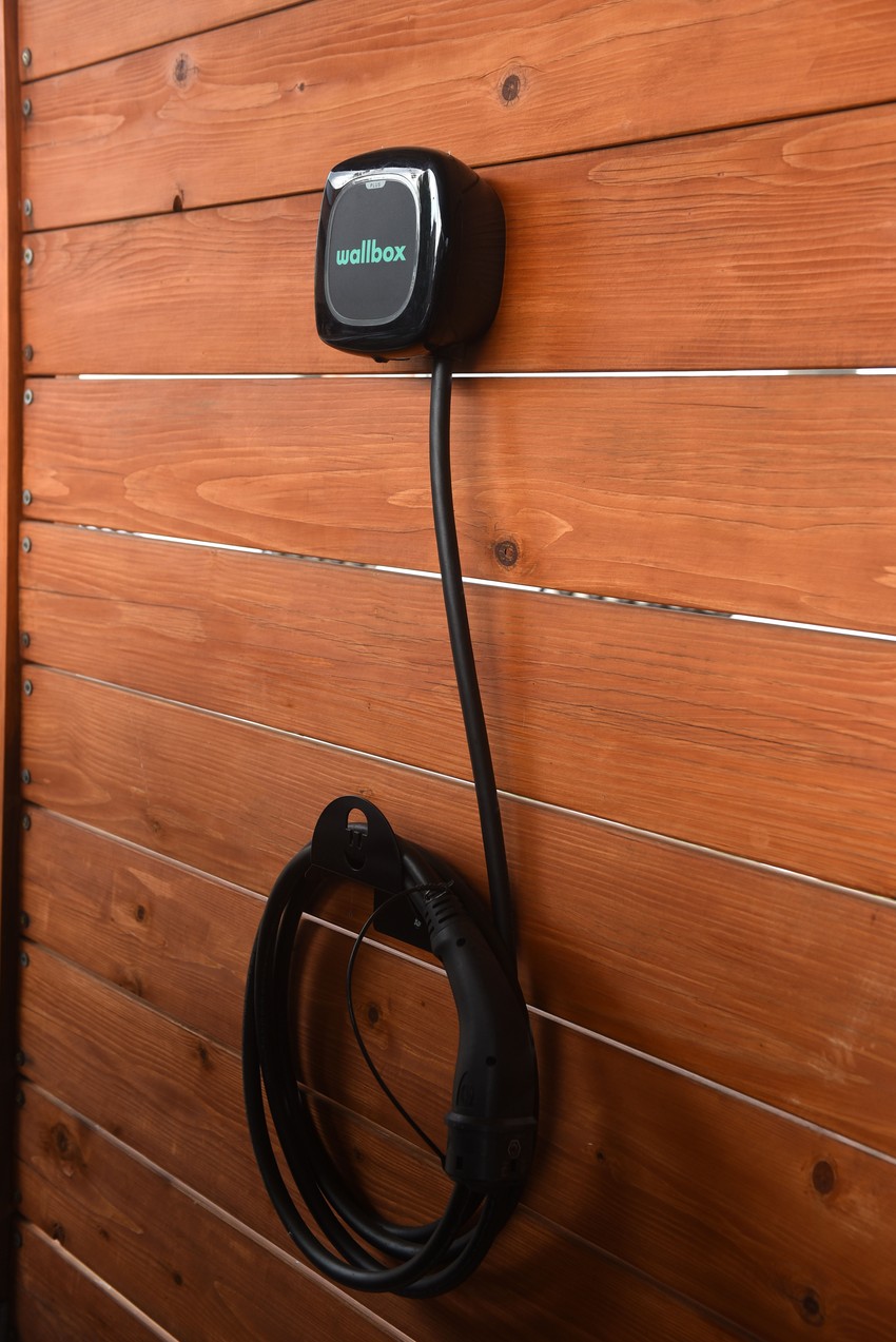 Punjač za električne automobile