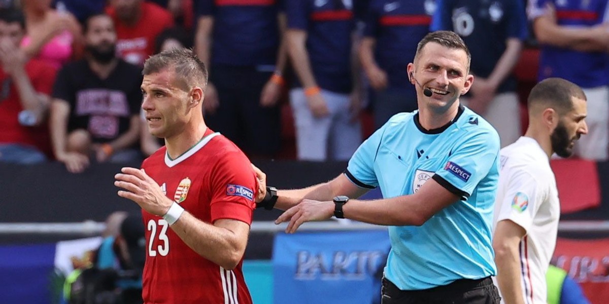 Michael Oliver w dobrym humorze zakończył mecz Węgry-Francja