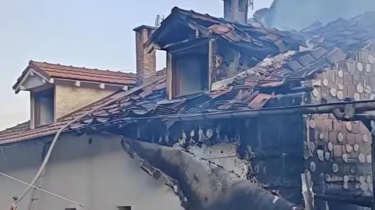 Gori konak manastira Svetog Ilije u Kacapunu