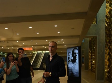Prekinuo intervju nakon što su ga pitali za fotografiju na kojoj se ispostavilo da je tuđe pare predstavljao kao svoje: U laži su kratki evri!