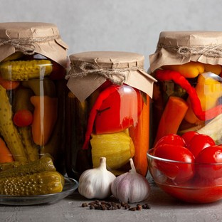 Savanyúságlé: természetes probiotikum vagy rejtett veszélyforrás?