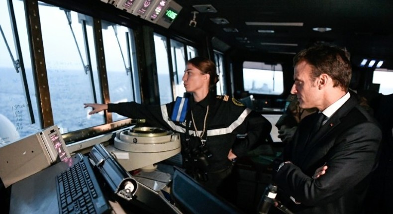 Le président Emmanuel Macron à bord du porte-avions Charles de Gaulle, au large de Toulon, le 14 novembre 2018.