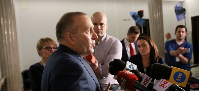 Schetyna: 2016 to był zły rok m.in. dla gospodarki, 2017 będzie rokiem "totalnych podwyżek"
