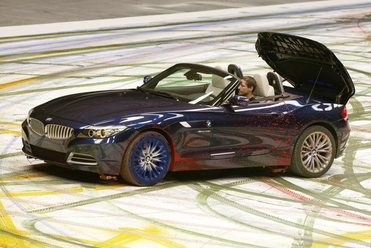 Lepiej jest stworzyć dzieło gumą i farbą na gigantycznym płótnie…