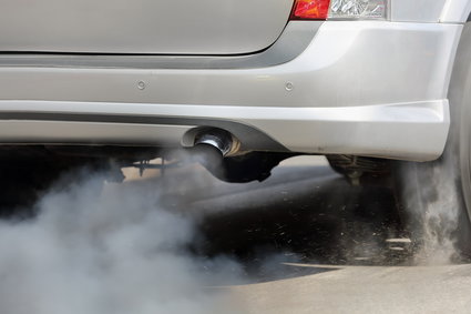 Smog to nie tylko zasługa kopciuchów. Stare diesle też psują atmosferę